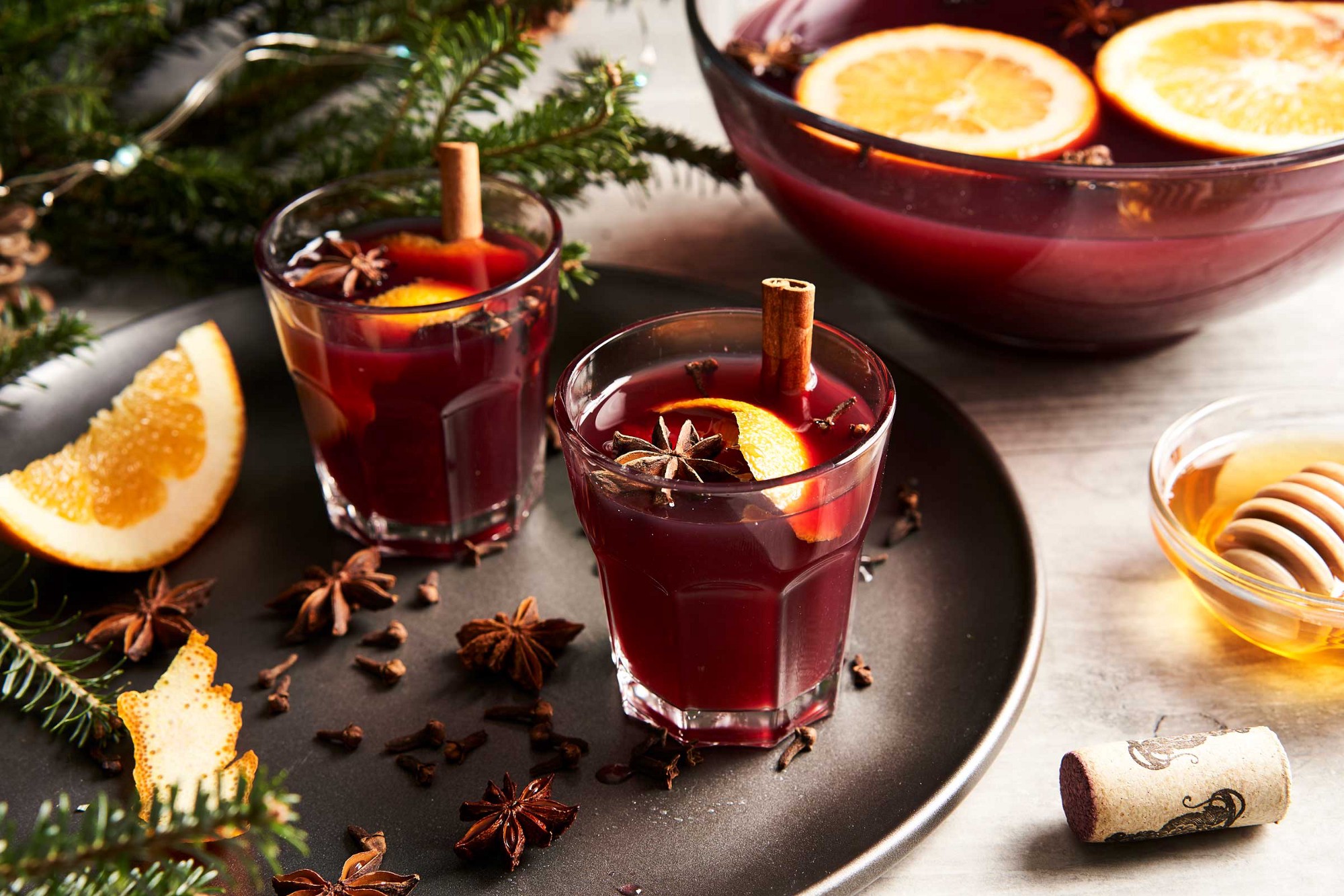 Mulled Wine: The Ultimate Holiday Party Pleaser (Spiced Hot Wine